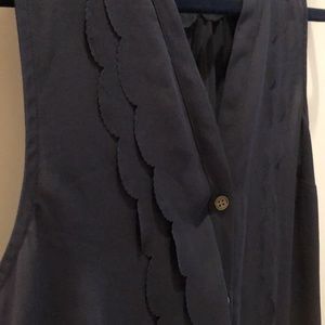 🦋 Meadow Rue Navy scallop front trim button down sleeveless top